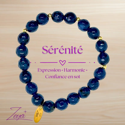Le Bracelet Célestia est une invitation à la paix intérieure et à l’harmonie émotionnelle. Conçu en Agate Bleue Foncée, il aide à calmer les tensions et à favoriser une expression fluide et sincère.